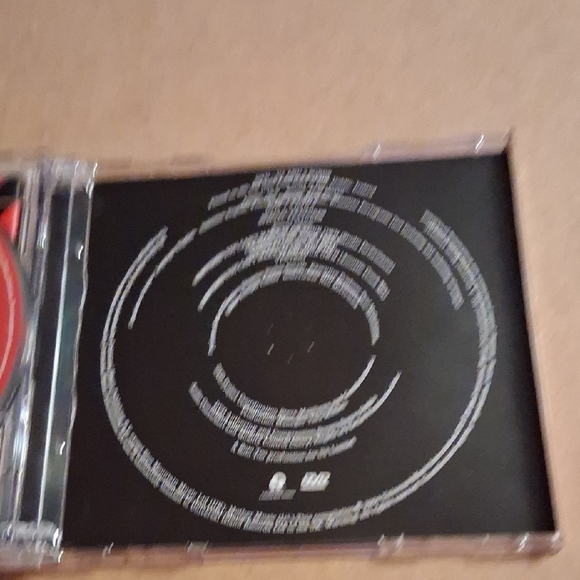 U2 "How to Dismantle an Atomic Bomb" CD/DVD – Black & Red Cover - Picture 12 of 12